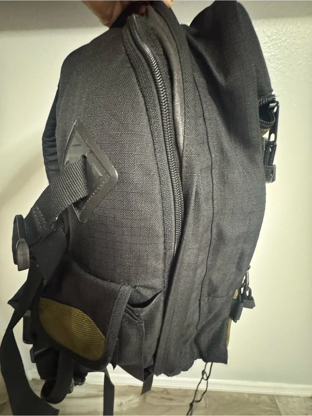 Canon Black and Olive Green Men’s Camera Backpack